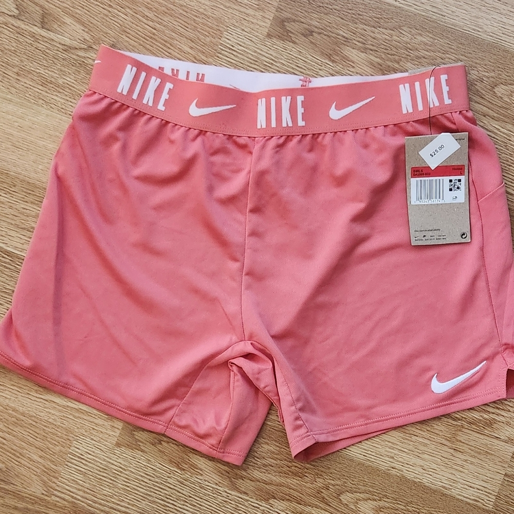Nike dri fit girls shorts nwt